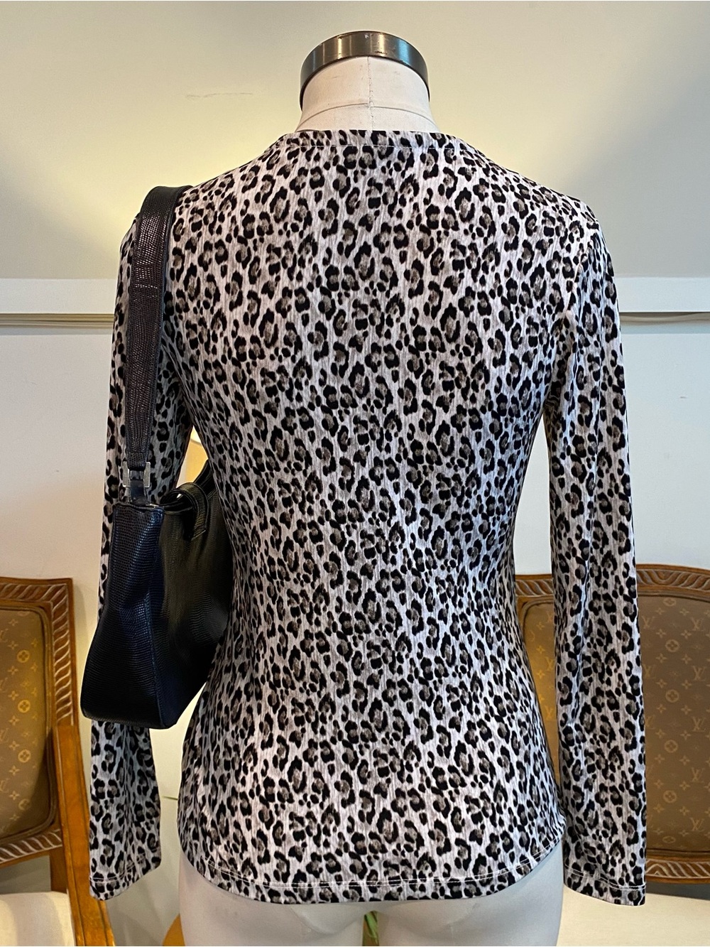 Tahari Leopard Print Wrap-Style Long Sleeve Top - Black & White, Women's Small - Picture 2 of 3